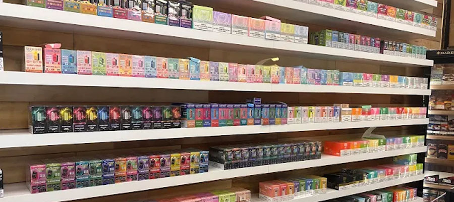 THE DEN SMOKE SHOP, KRATOM, CIGARS, GEEKBAR ZONE